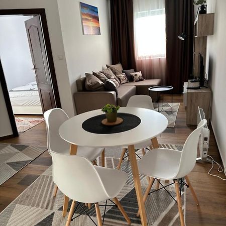 Sky Lux Apartmani Surčin 外观 照片