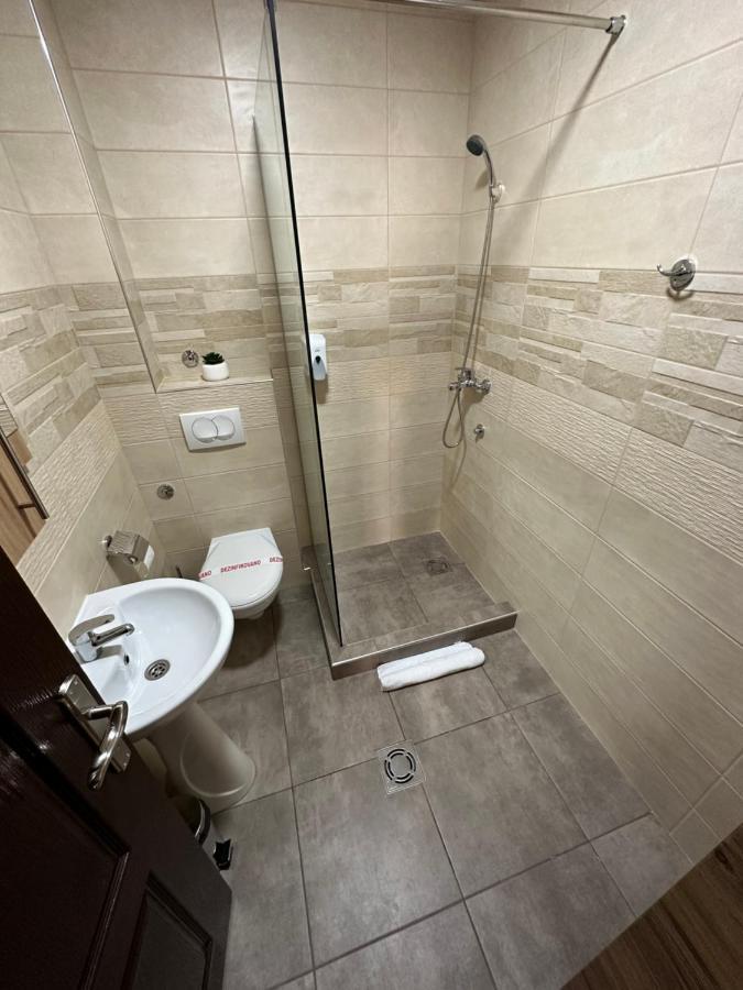 Sky Lux Apartmani Surčin 外观 照片