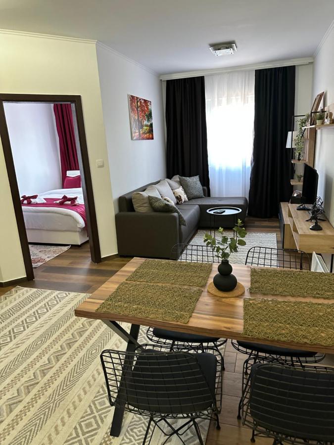 Sky Lux Apartmani Surčin 外观 照片