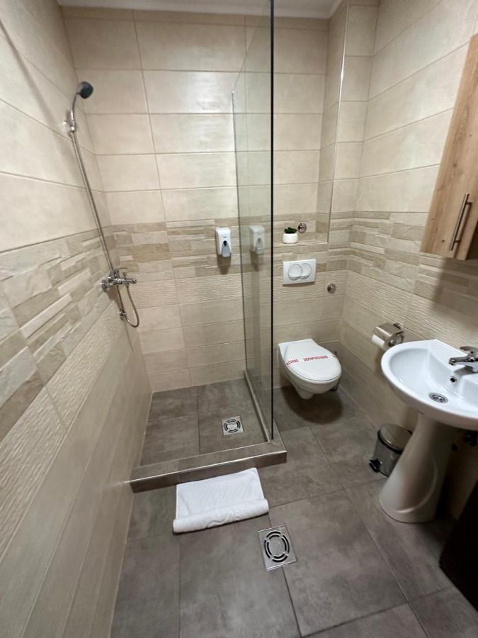 Sky Lux Apartmani Surčin 外观 照片
