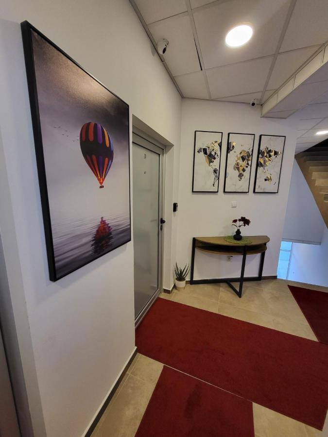 Sky Lux Apartmani Surčin 外观 照片