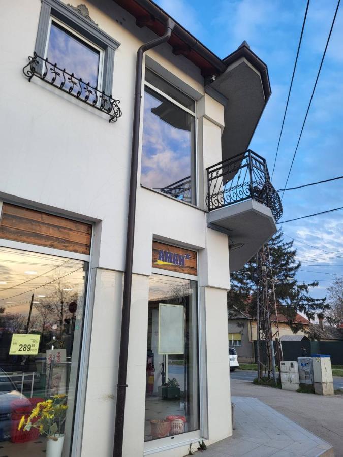 Sky Lux Apartmani Surčin 外观 照片