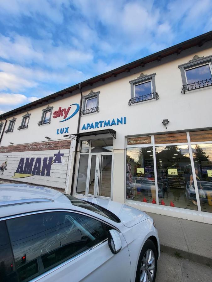 Sky Lux Apartmani Surčin 外观 照片